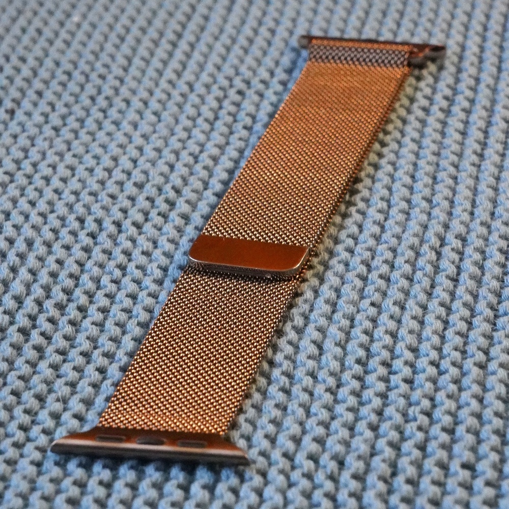 Apple Watch Gold Milanese Loop - Magnetic, Stainless Steel - EUC, Authentic!